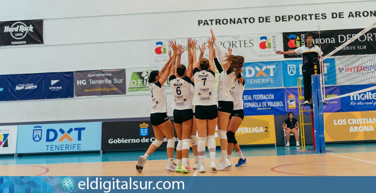 Arona Voley celebra su primera victoria en casa
