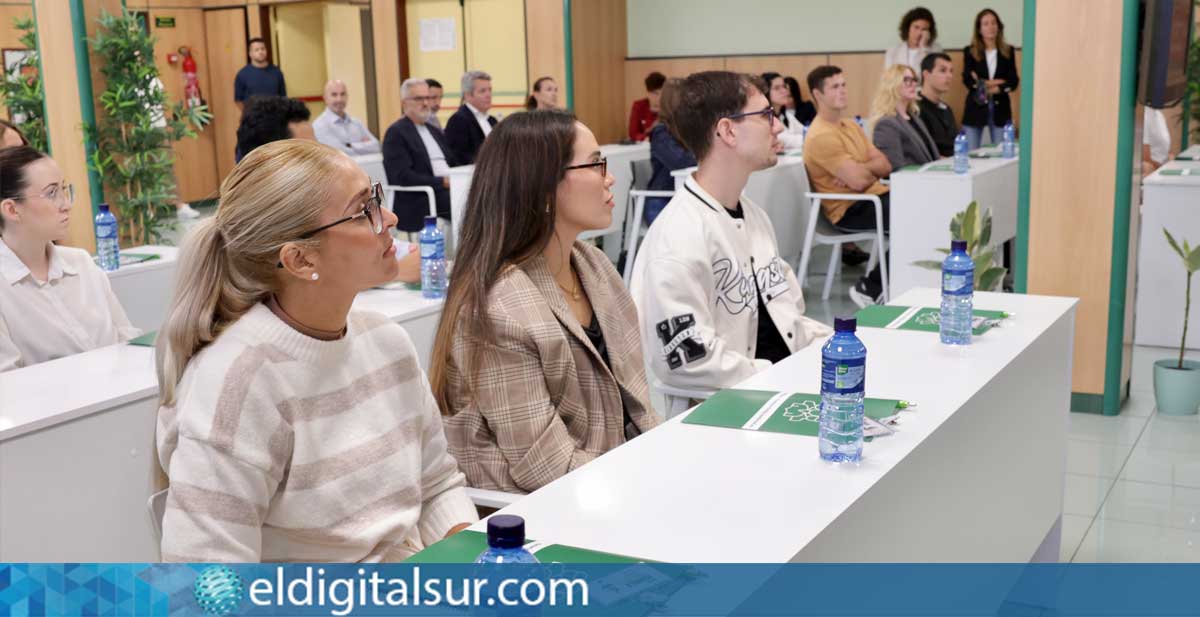 Participantes de la Escuela de Mandos de HiperDino