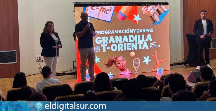Jóvenes de la isla participan en una de las jornadas de la Feria de Orientación Académica ‘Granadilla T-Orienta’ / EDS