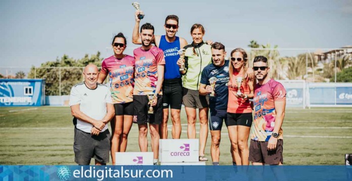 Los ganadores del Cross Popular de Adeje durante la entrega de trofeos