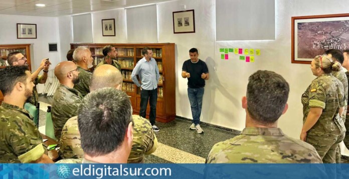 Personal-militar-1-221025 Participantes durante la jornada de orientación laboral para el personal de las Fuerzas Armadas