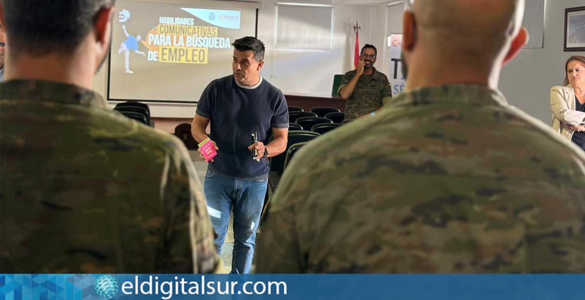 Participantes durante la jornada de orientación laboral para el personal de las Fuerzas Armadas