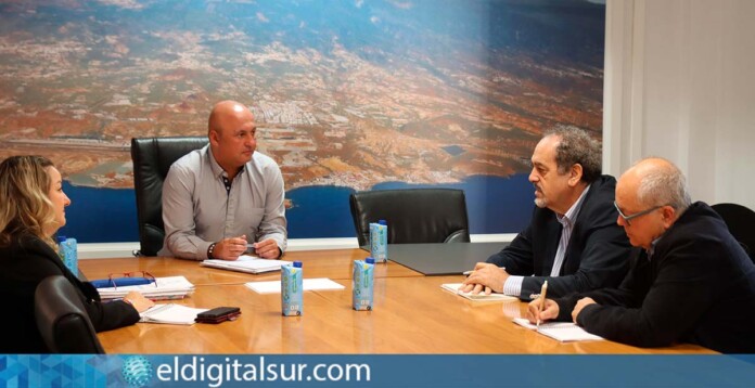 José Domingo Regalado y Raquel Morales con representantes de la ULL analizan las necesidades formativas del municipio