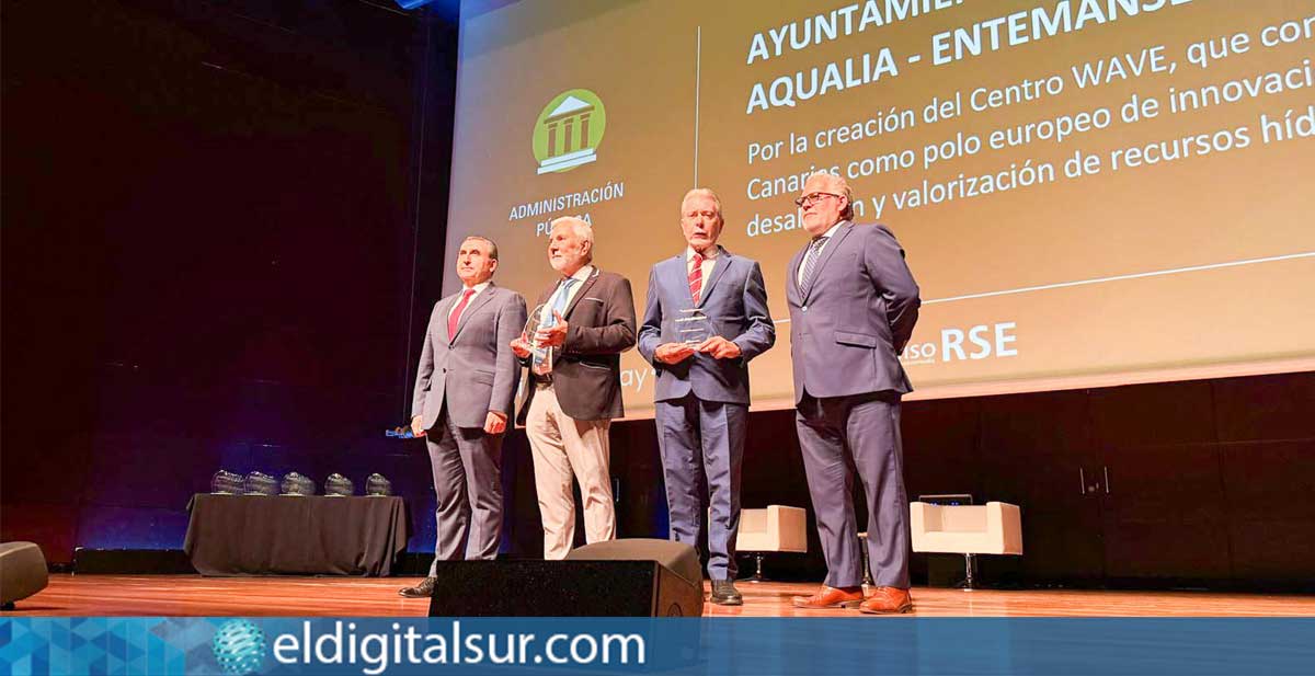 El alcalde José Miguel Rodríguez Fraga recibe el premio “Sustainability Actions 2025” junto a representantes de Entemanser y Aqualia