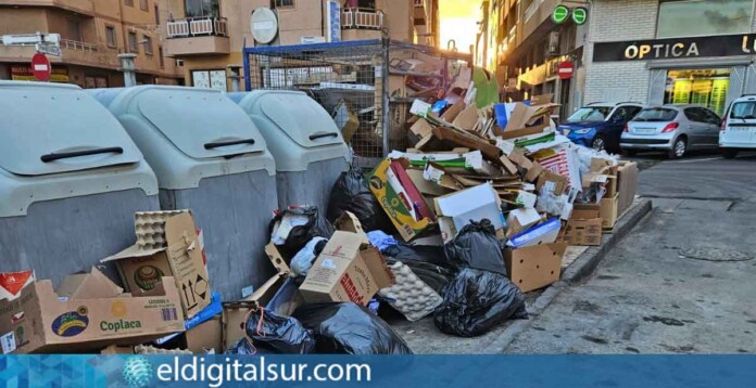 Acumulación de basura en calles de Arona