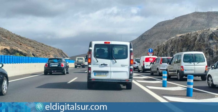 colas-en-la-tf-1-281025 Tráfico en la autopista TF-1 del sur de Tenerife