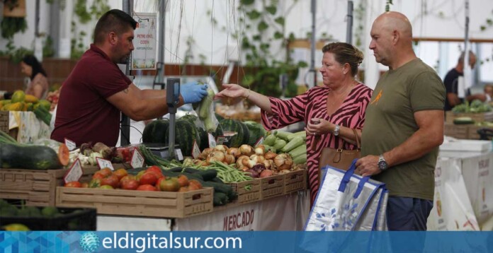 Productores locales en el Mercado del Agricultor del Valle San Lorenzo