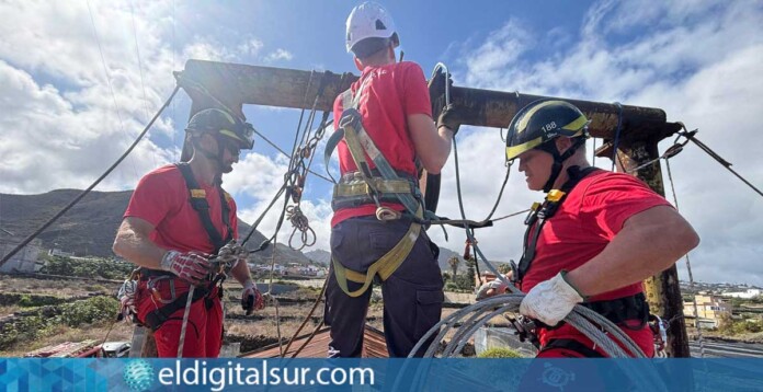 Bomberos de Tenerife durante el operativo de rescate en el pozo La Noria, en Valle de Guerra, donde recuperaron el cuerpo a 126 metros de profundidad