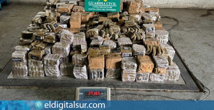 trafico-de-drogas-221025 Los más de 370 kilos de hachís incautados por la Guardia Civil en un vehículo en el sur de Tenerife
