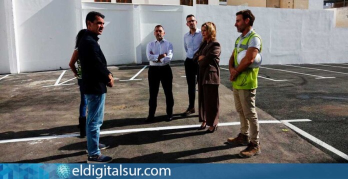 Apertura de los nuevos estacionamientos en San Martín, con presencia del alcalde José Manuel Bermúdez y la concejala Purificación Dávila