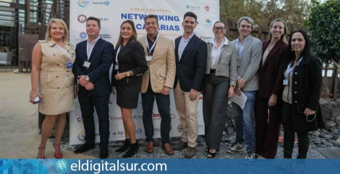 Equipo organizador del II Networking de Canarias posando durante el evento en el hotel Barceló Tenerife, en San Miguel de Abona