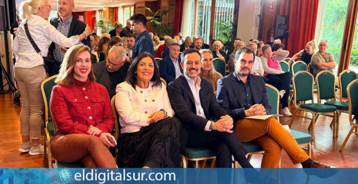 Representantes institucionales y miembros de Deutscher Reisering durante el encuentro celebrado en Tenerife