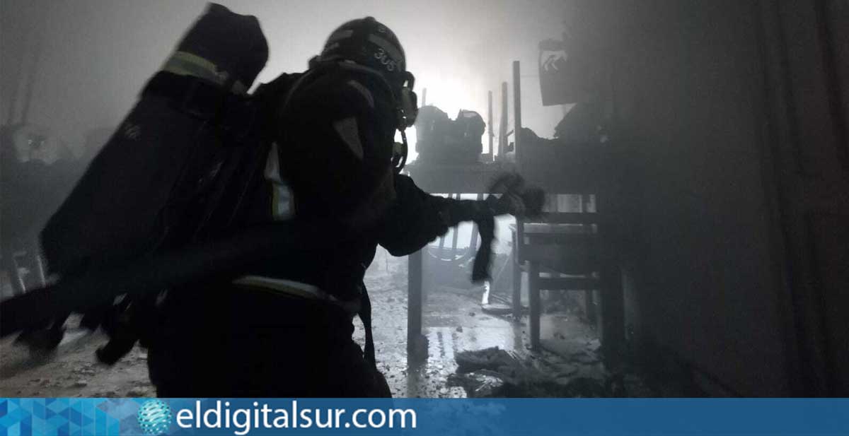 Fuego en vivienda en La Salud / Bomberos de Tenerife