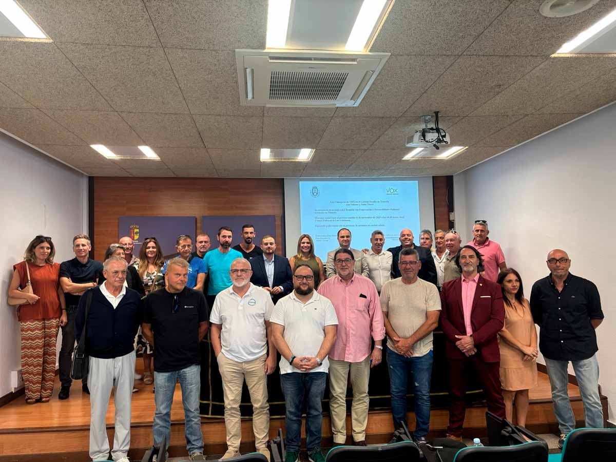 Asistentes a la primera reunión de VOX con empresarios y residentes italianos en Tenerife