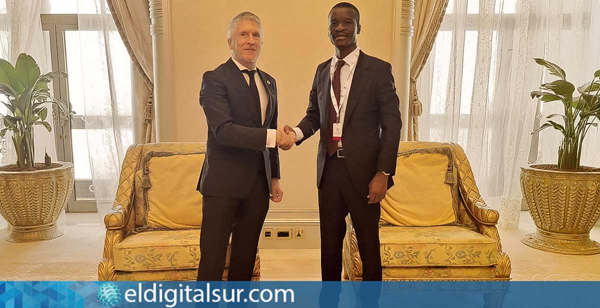 Fernando Grande-Marlaska y Mouhamadou Bamba Cissé en Abu Dabi / Interior