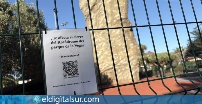 El rocódromo del parque La Vega permanece cerrado y vallado