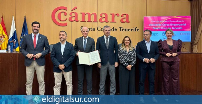 Representantes del Gobierno de Canarias, Cabildo de Tenerife, Ayuntamiento de Santa Cruz y la Cámara de Comercio