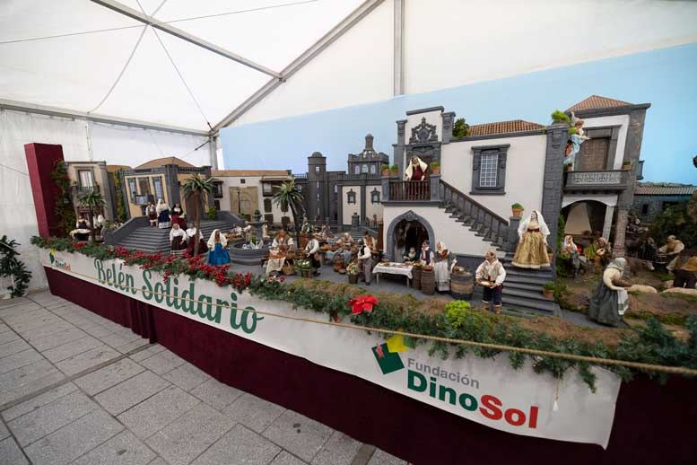 Vista general del Belén Solidario ubicado en la tienda HD Miller