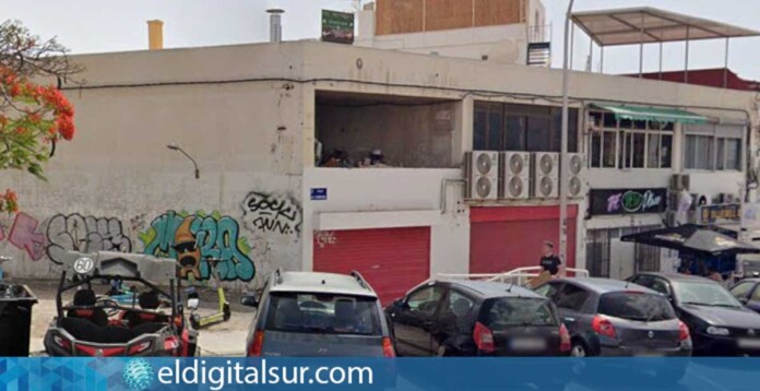 Edificio donde se originó el incendio en la calle El Coronel, en Los Cristianos