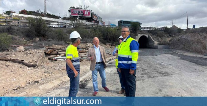 Trabajos de rehabilitación en la TF-662 en Arona, parte del plan del Cabildo de Tenerife