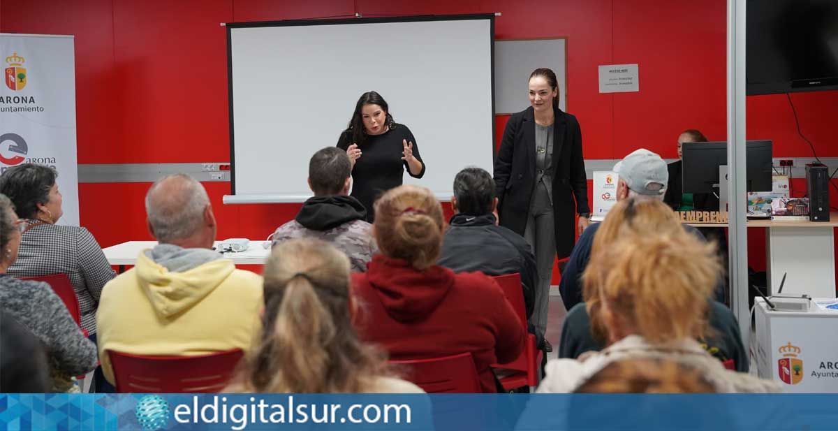 Fátima-Lemes-y-Melania-Santos-301225 La alcaldesa de Arona, Fátima Lemes Reverón, y la responsable de Promoción Económica y Empleo, Melania Santos