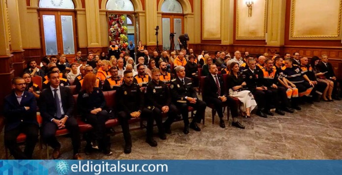 Acto de entrega de medallas a voluntarios de Protección Civil