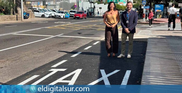 Nueva parada de taxis junto a Urgencias del HUNSC, con Evelyn Alonso y José Manuel Bermúdez