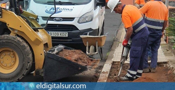Obras en el tramo final de la calle Camino Hondo, Pedro Álvarez