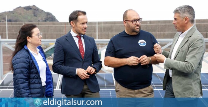 Los consejeros Mariano H. Zapata y Narvay Quintero visitan la nueva planta fotovoltaica de la Lonja de Garachico
