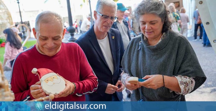 Efraín Medina visita el mercado