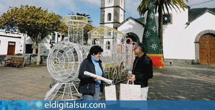 Papel de regalo y bolsas navideñas personalizadas entregadas a los comercios de Tegueste para la campaña de Navidad 2025.