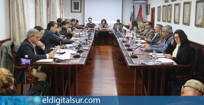 Pleno del Ayuntamiento de Tacoronte durante la aprobación del presupuesto 2026