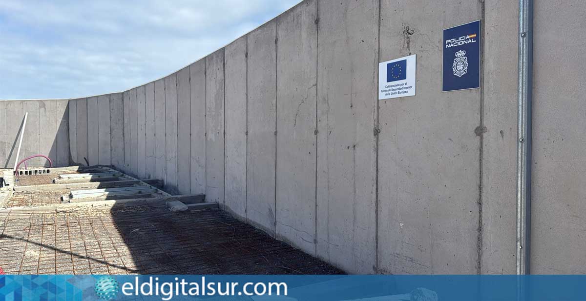 Zona de inicio de las obras del CATE en el Puerto de Granadilla, donde arrancan los primeros trabajos de acondicionamiento del terreno.