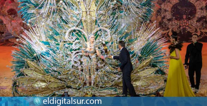 Gala de Elección de la Reina Adulta del Carnaval