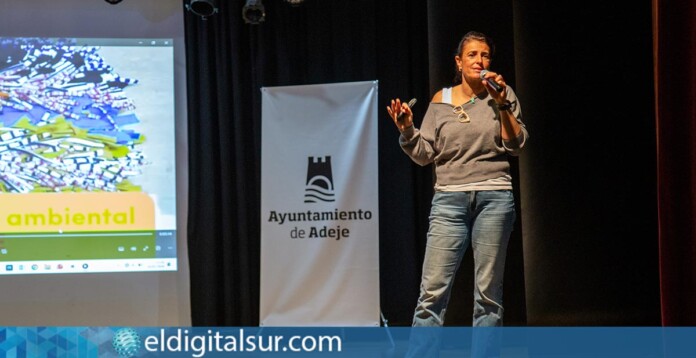 Imagen de una de las ponencias de las I Jornadas de Bienestar Animal celebradas en el municipio de Adeje