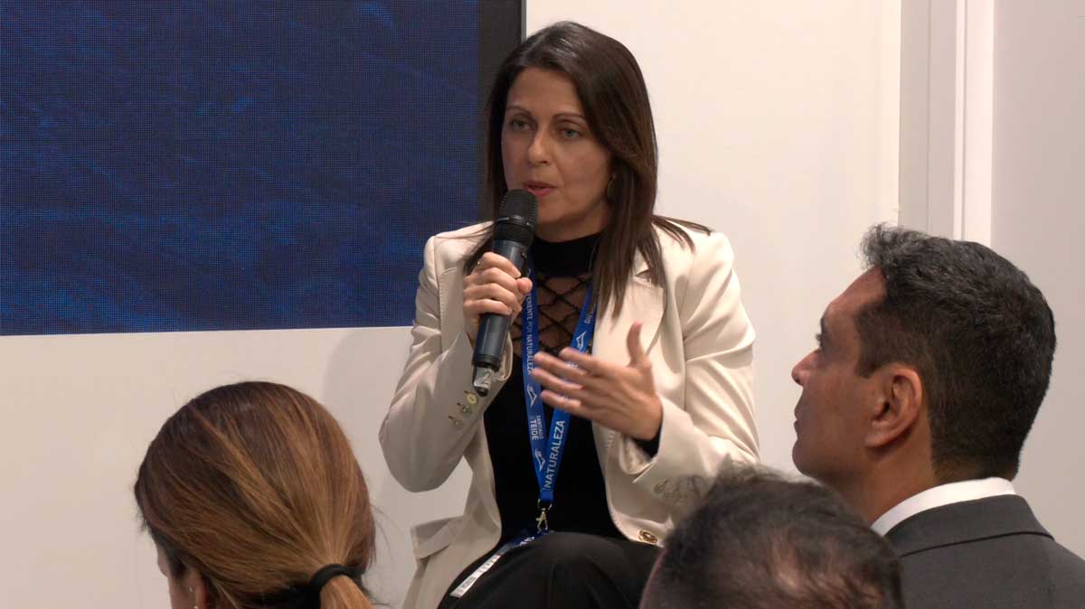 Luz Goretti Gorrín, concejal de Turismo de Santiago del Teide, durante la presentación del municipio en Fitur 2026