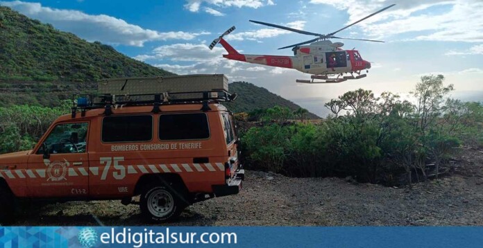 Bomberos de Guía de Isora rescatan a parapentista en Adeje