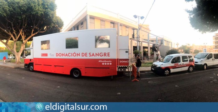 Unidad móvil del Servicio Canario de la Salud en Los Cristianos