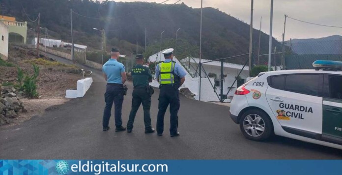 Agentes de la Guardia Civil durante el despliegue de la operación ‘Miradores’ en zonas turísticas de Tenerife