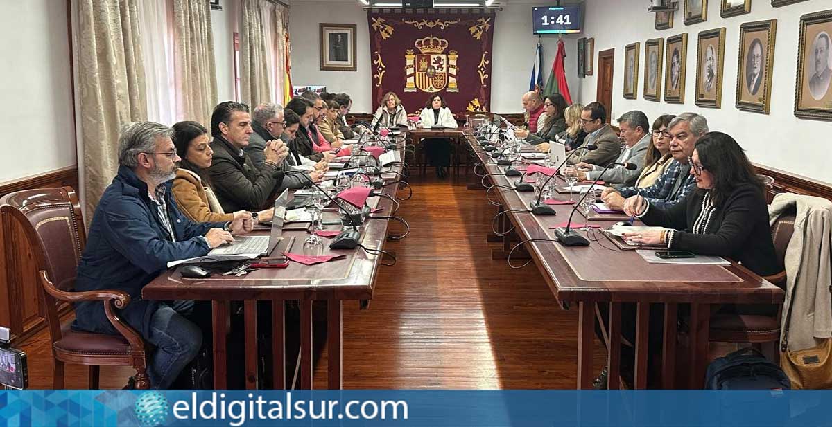 pleno-ayuntamiento-tacoronte-090126 El Pleno de Tacoronte aprueba una hoja de ruta para el autoabastecimiento hídrico con aguas subterráneas y estudios técnicos para evitar la desalación