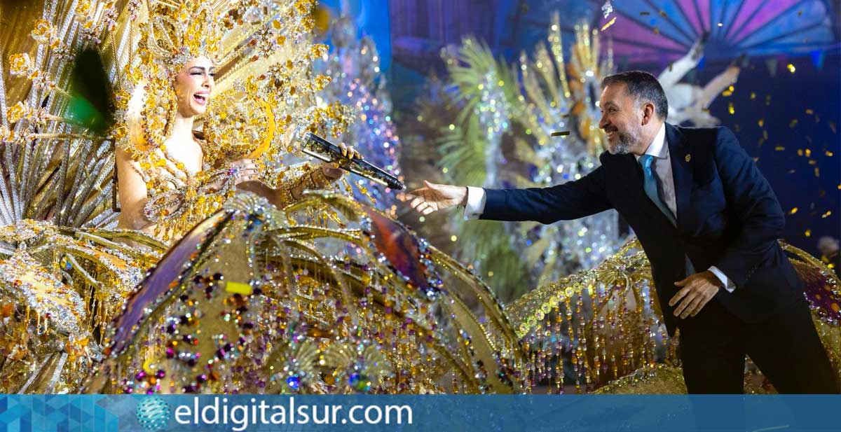 Carla-Castro-Castellano-se-corona-como-Reina-del-Carnaval-de-Santa-Cruz-de-Tenerife-120226 Carla Castro Castellano, tras recibir el cetro como Reina del Carnaval de Santa Cruz de Tenerife 2026 con la fantasía “Icónica”, diseñada por Alexis Santana, durante la gala celebrada en el Recinto Ferial