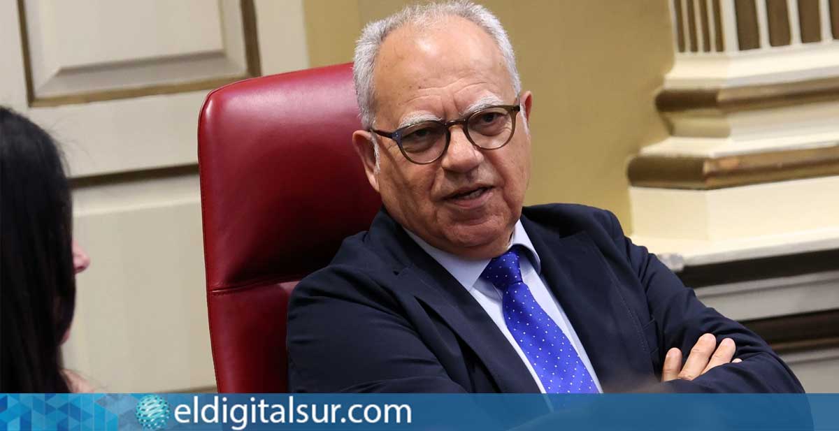 Casimiro-Curbelo-250226 Casimiro Curbelo, portavoz de ASG en el Pleno del Parlamento de Canarias / EDS