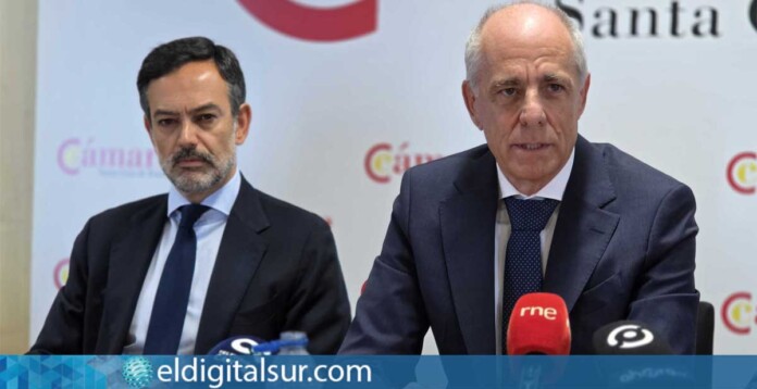 Lope Afonso y Santiago Sesé, durante la presentación del Boletín de Coyuntura Insular de Tenerife