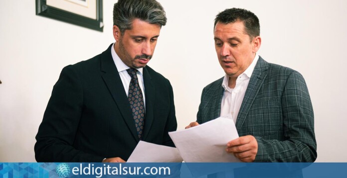 El alcalde Luis Yeray Gutiérrez y el concejal Adolfo Cordobés