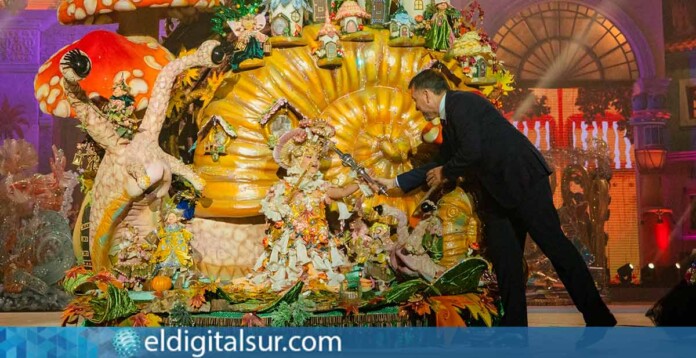 Micaela Díaz Lima, Reina Infantil del Carnaval 2026, junto al alcalde José Manuel Bermúdez