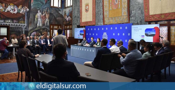 Reunión en el Cabildo de Tenerife para evaluar los resultados de la Oficina Técnica de Ciberseguridad Turística