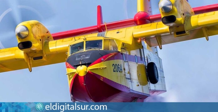 Avión Canadair CL-215T del 43 Grupo del Ejército del Aire y del Espacio