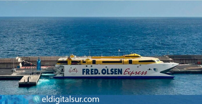 Bentago-Fred.-Olsen-Express-110326 Bentago Fred. Olsen Express