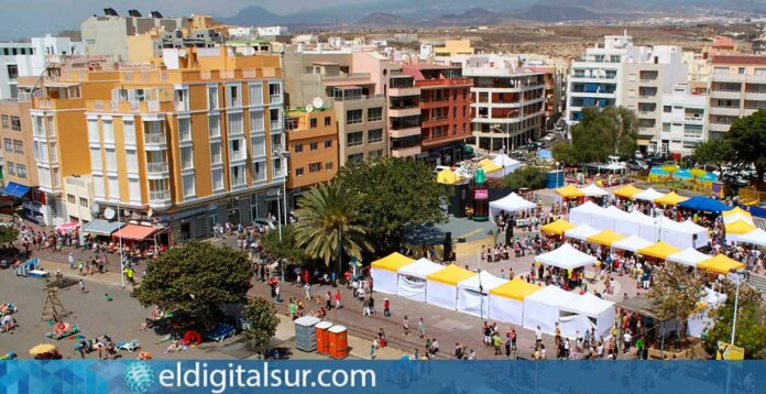 Feria del Comercio y Servicios en la plaza de El Médano