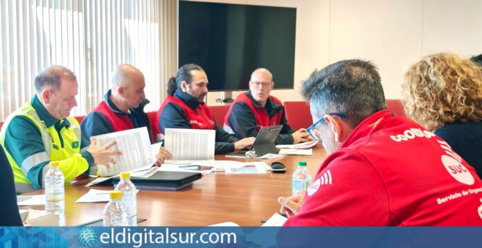 Representantes de Bomberos de Tenerife, Guardia Civil de Tráfico y SUC durante la mesa técnica sobre coordinación en accidentes